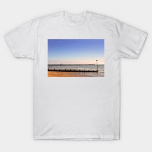 Southend Pier and Three Shells Beach Essex T-Shirt